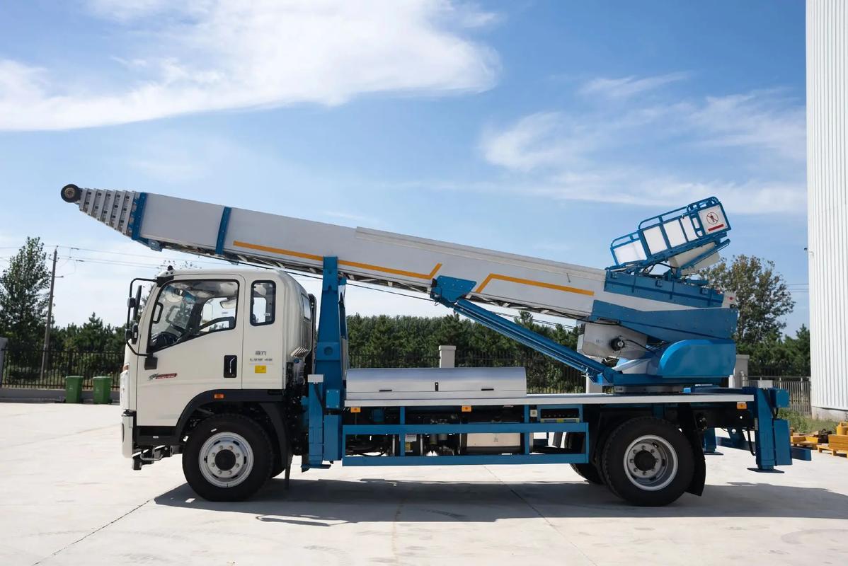 青羊云梯上料车租赁费用