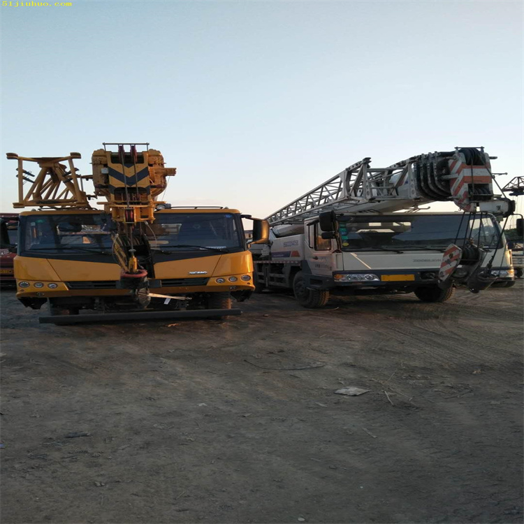 青羊吊车吊挖机正确办法