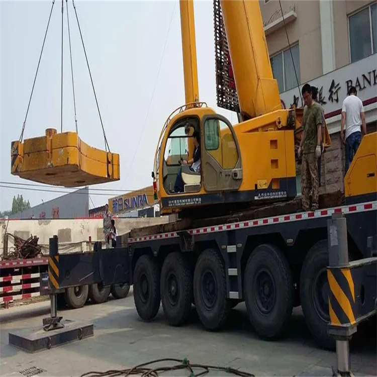 青羊吊车怎么吊玻璃